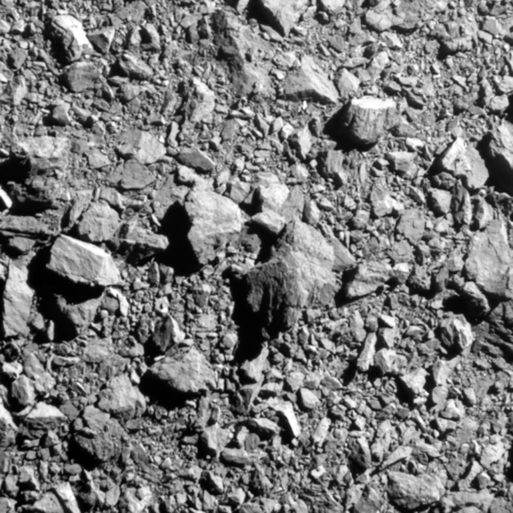 Final images in B&W from NASA's DART spacecraft, which slammed into an asteroid.